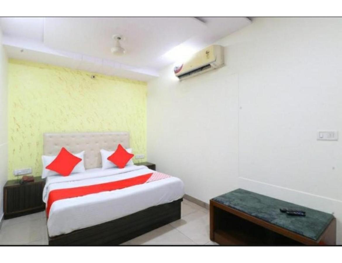 Kirandeep Agra 3*