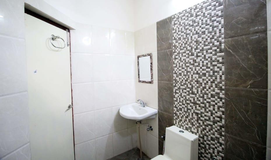 Kirandeep Agra Hotel