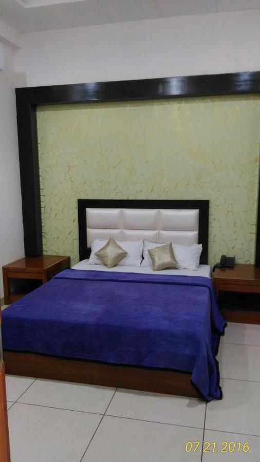 Kirandeep Agra 3*